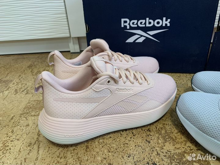 Кроссовки женские Reebok 38