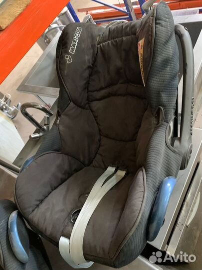 Автолюлька maxi cosi с базой isofix