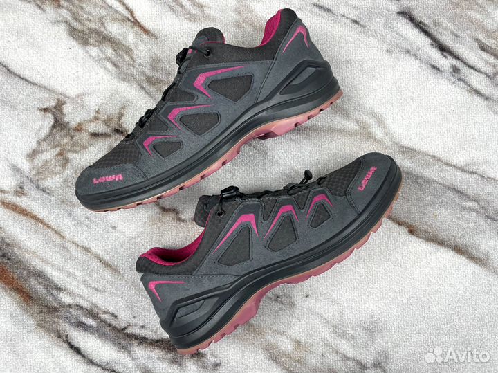 Кроссовки Lowa Goretex размер 39