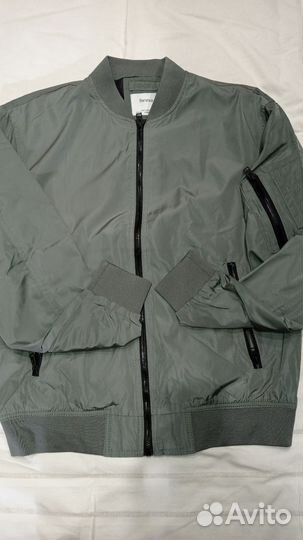 Размер М, Мужская Куртка,ветровка, бомбер Бершка