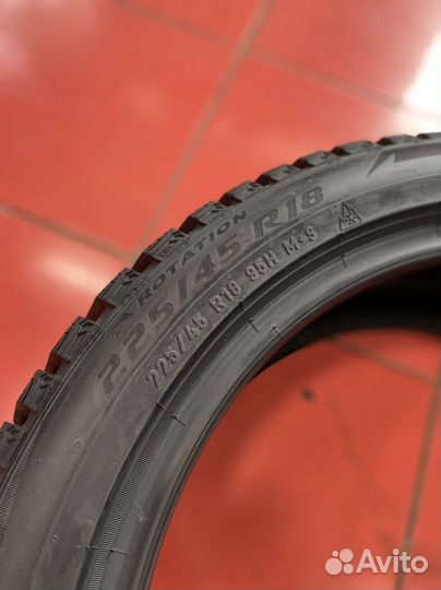 Pirelli Ice Zero 2 225/45 R18 95H