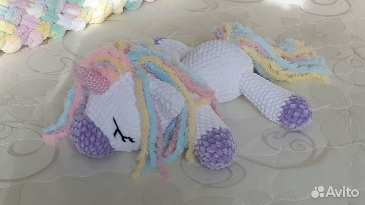 Единорог из плюшевой пряжи