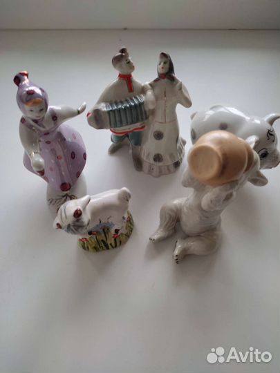 Коллекция фарфоровых статуэток