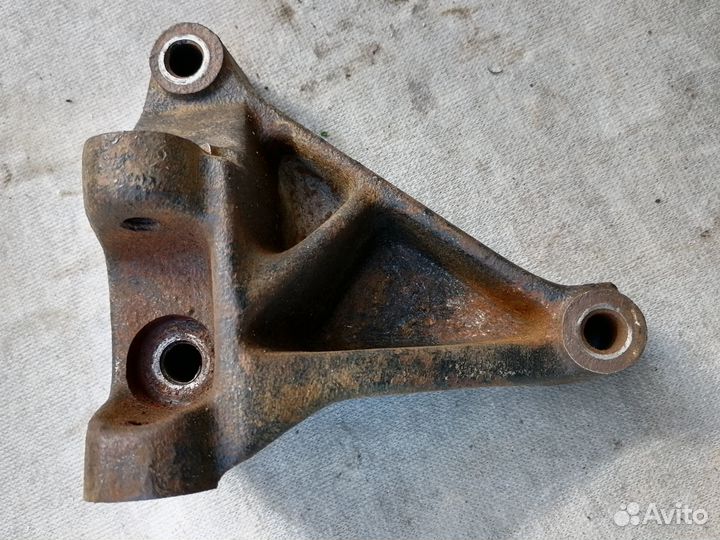 Кронштейн генератора Nissan Almera N15 1995-2000