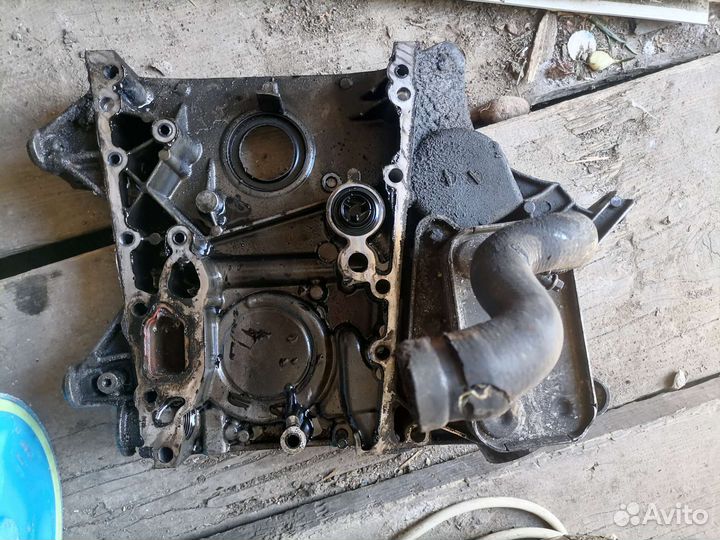 Передняя крышка двигателя om 611 с новым сальником