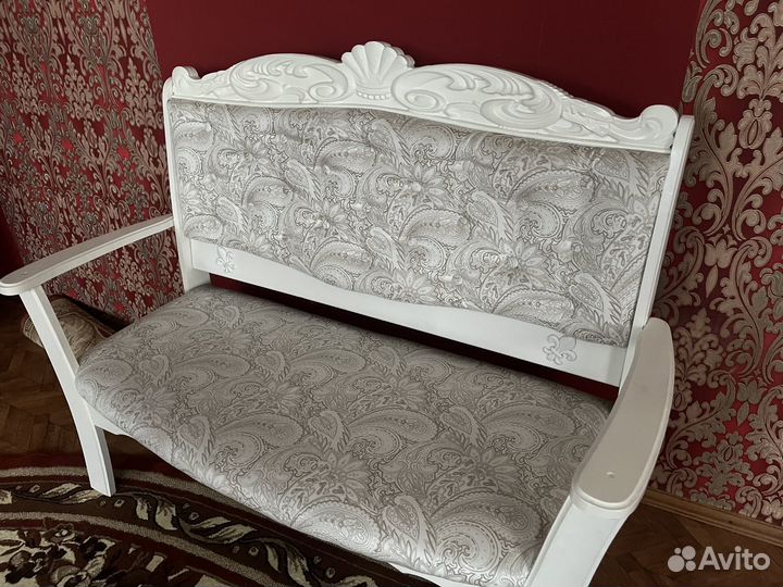 Банкетка в прихожую