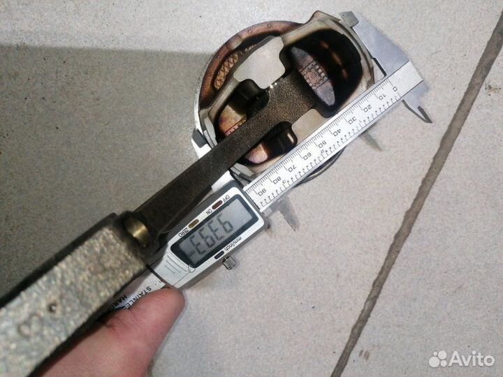 Поршень c шатуном правый Lexus Gs350