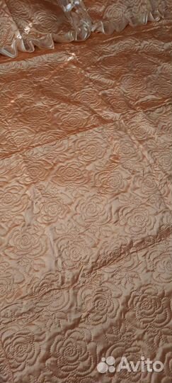 Покрывало на кровать новое