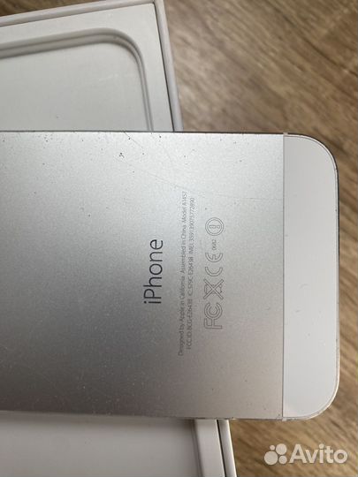 Телефон iPhone 5s