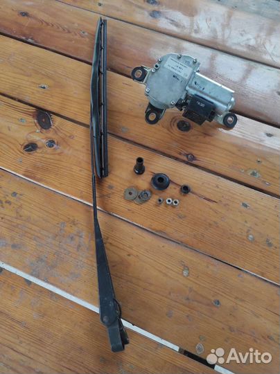 Задний стеклоочиститель