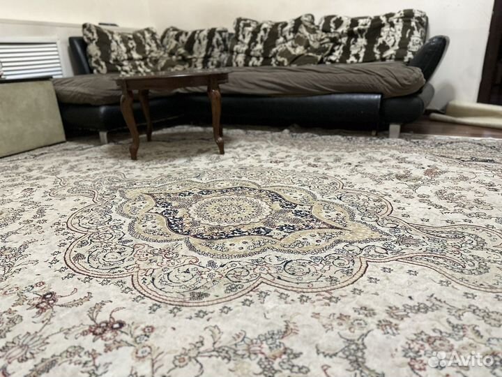 Ковер шерстяной шелковый