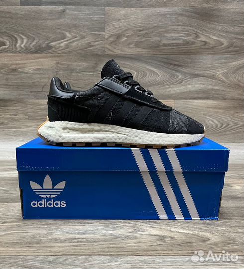 Кроссовки adidas
