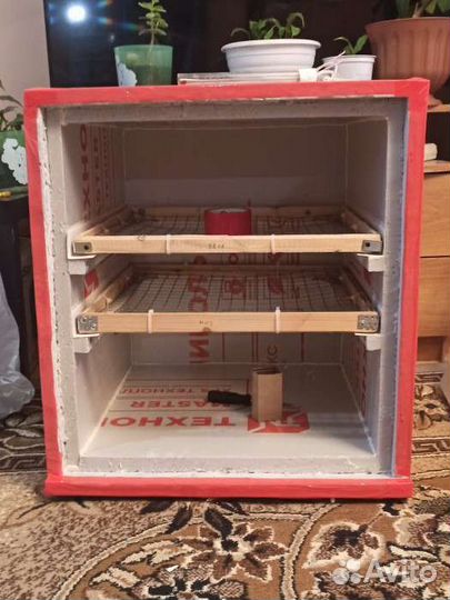 Инкубатор на 200 яиц