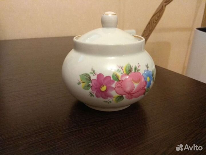 Вазочки, блюдца