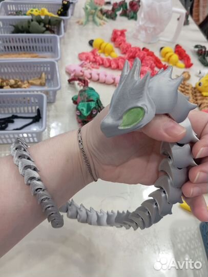 Подвижный змеевидный дракон 61 см