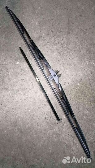 Щетка стеклоочистителя (в сборе форсункой) shacman