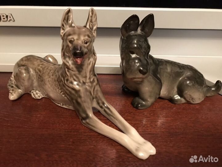 Статуэтка собака