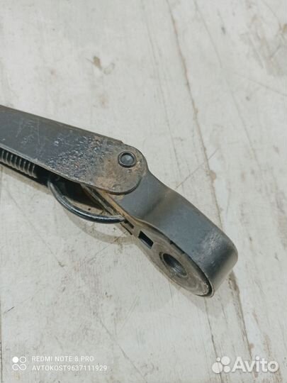 Поводок на крышку багажника Nissan Almera N16 (хеч