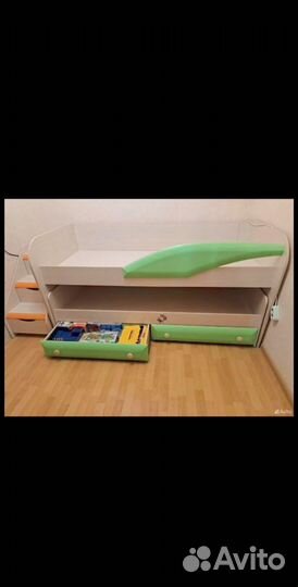 Двухъярусная кровать с лестницей-комодом