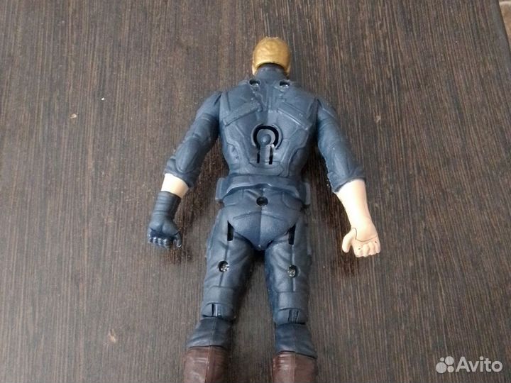 Фигурка капитана Америка из пластика