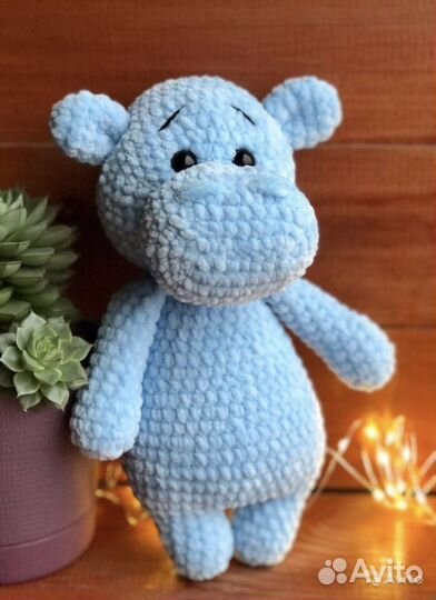 Мягкая вязаная игрушка бегемот, ручная работа