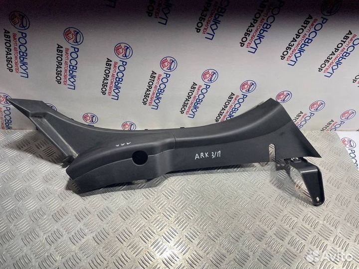 Обшивка стойки Renault Arkana