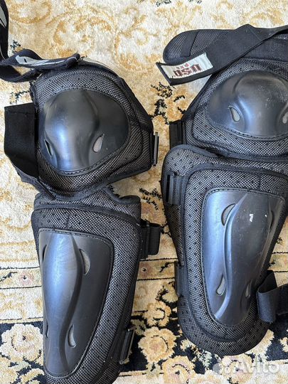 Наколенники