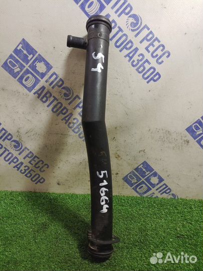 Патрубок системы охлаждения Volkswagen Golf 5