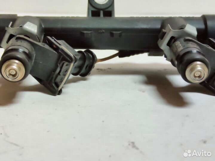 Рампа топливная в сборе Fluence ор-л 8200135504