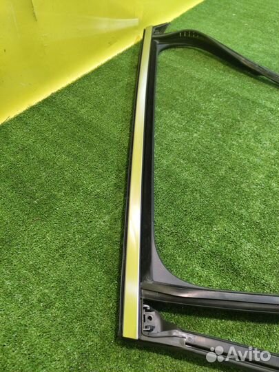 Уплотнитель стекла двери задней левой Chery Exeed