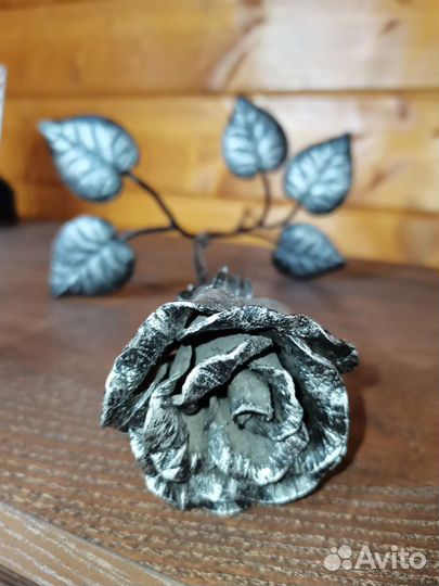 Кованая роза