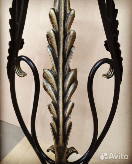 Кованная цветочница