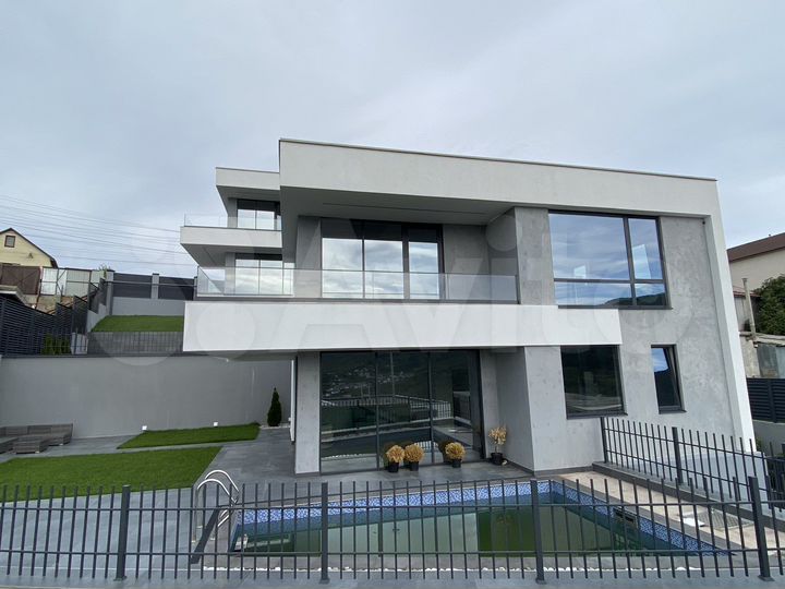 Коттедж 170 м² на участке 4 сот.