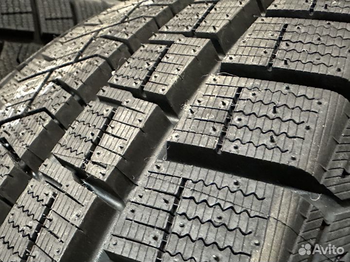 Pirelli Formula Ice FR 205/55 R16 94T