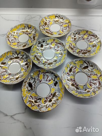 Блюдца с чайного сервиза 