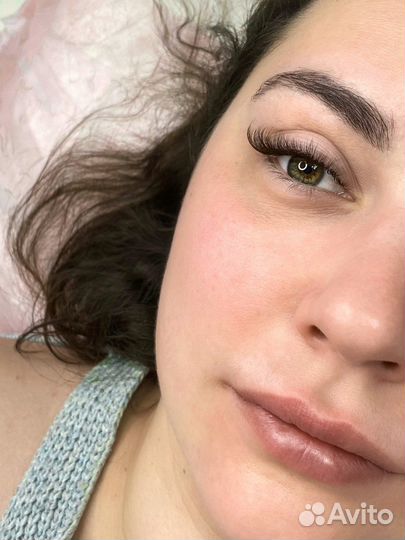 Модель на наращивание ресниц