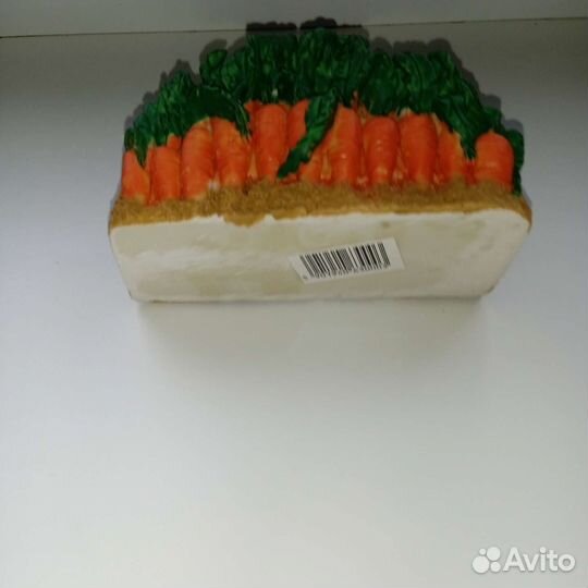 Сувениры из фарфора и полистоуна,керамики