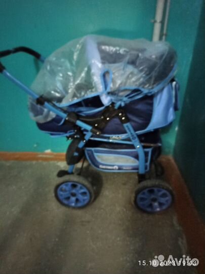 Прогулочная коляска