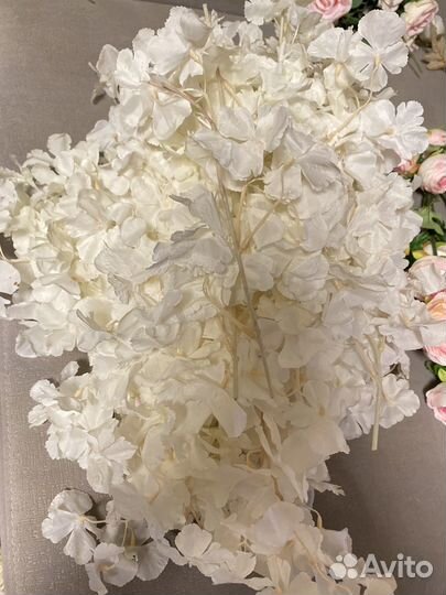 Искусственные цветы пакетом