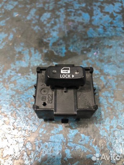 Кнопка зaпирaния дверей Lexus Gs 3