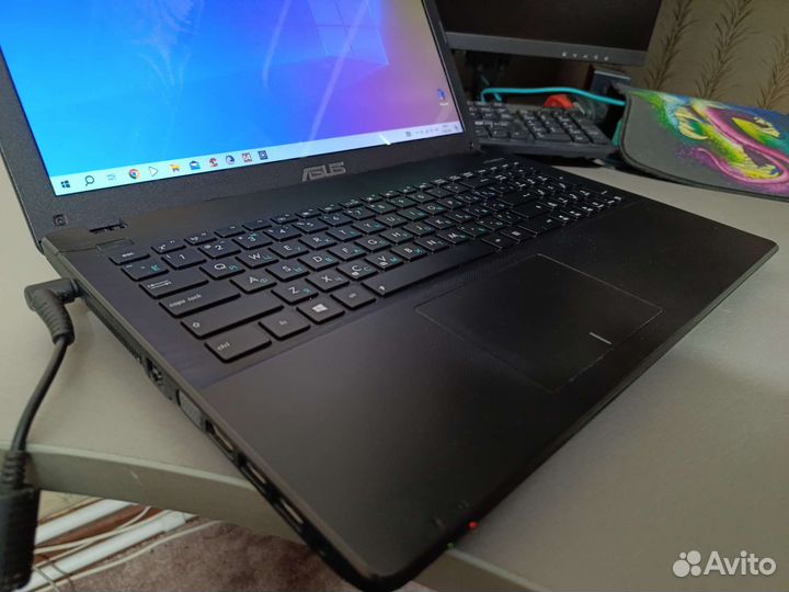 Asus: 15,6, intel 4 ядра, 4gb, Hd, ssd+hdd