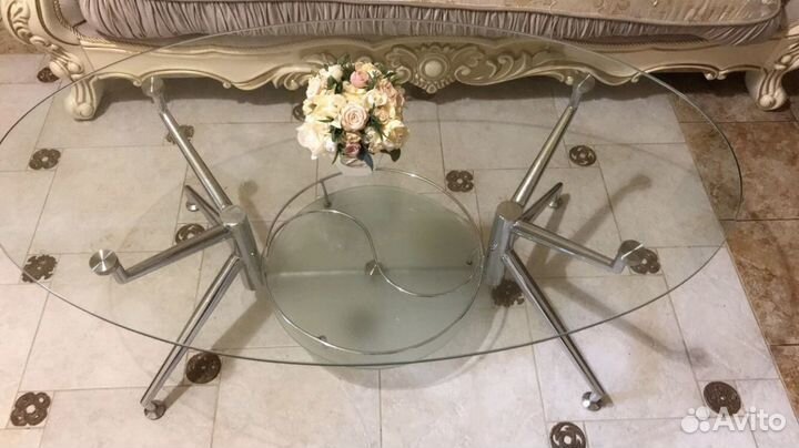 Стол стеклянный