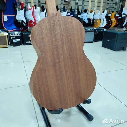 Классическая гитара Alhambra 7.800 массив кедра