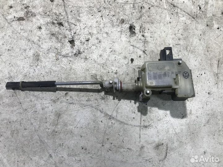 Активатор замка бензобака Skoda Octavia Tour