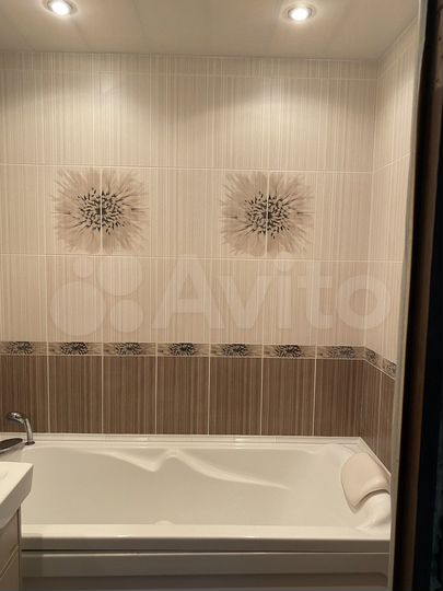 2-к. квартира, 52 м², 4/9 эт.