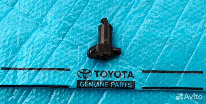 Насос стеклоомывателя Ленд Крузер 300 Оригинал