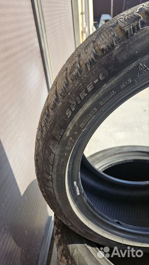 Bridgestone Blizzak Spike-01 215/50 R17 28C