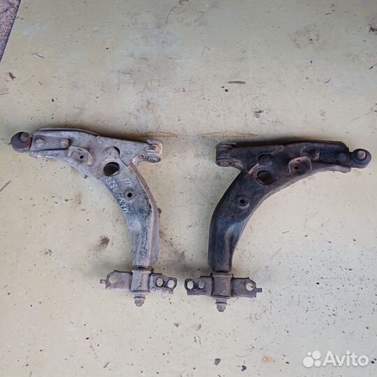 Рычаг передний правый левый Мазда 323