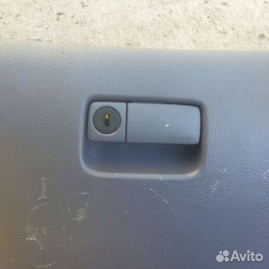 Бардачок Nissan Primera P12