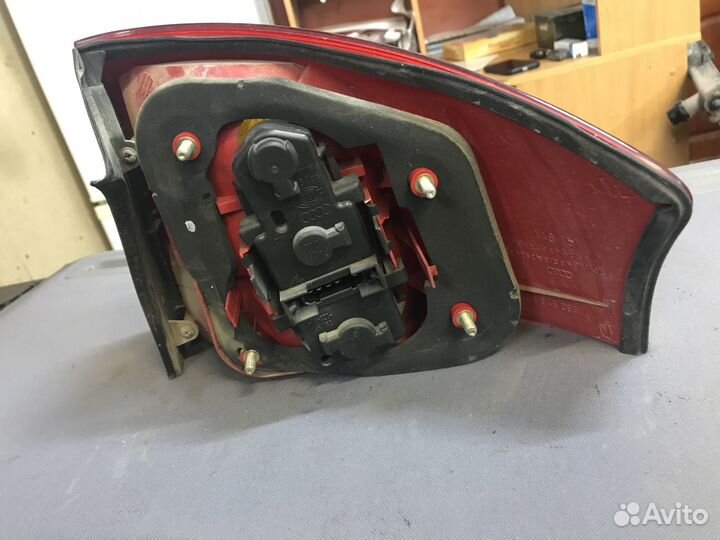 Фонарь задний левый Audi A6 С5 1997 2.4 ALF МКПП